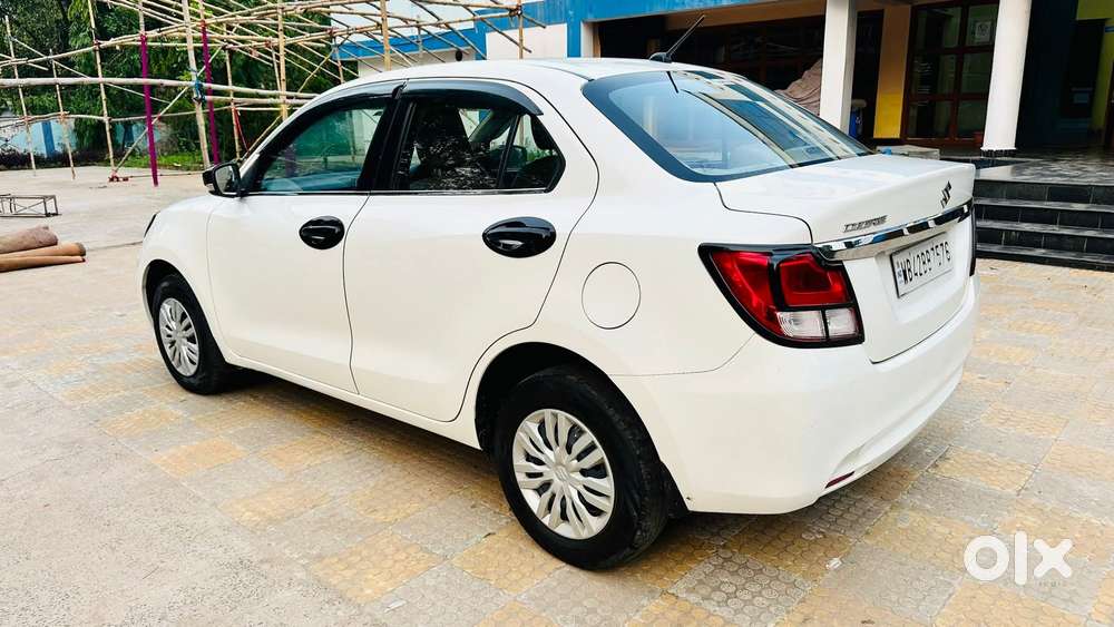 Maruti Suzuki Dzire Vxi Ags, 2022, Petrol