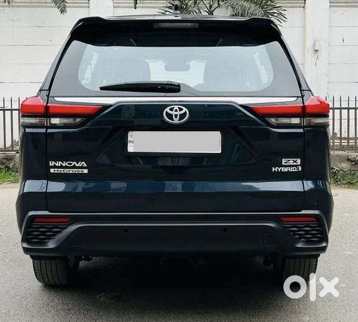 Toyota Innova Hycross 2.0 Zx (o) Hybrid 7 Str, 2023, Petrol