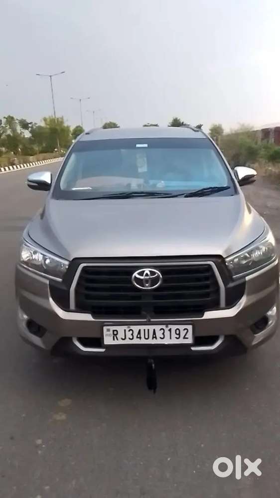 Toyota Innova Crysta 2017 मॉडल