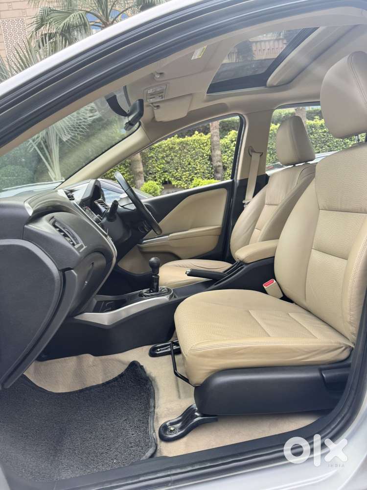 Honda City V Mt Sunroof, 2015, Petrol