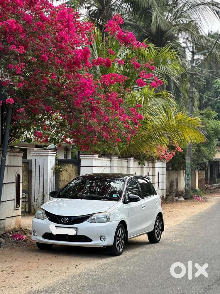 Toyota Etios Liva 2016 Petrol Well Maintained
