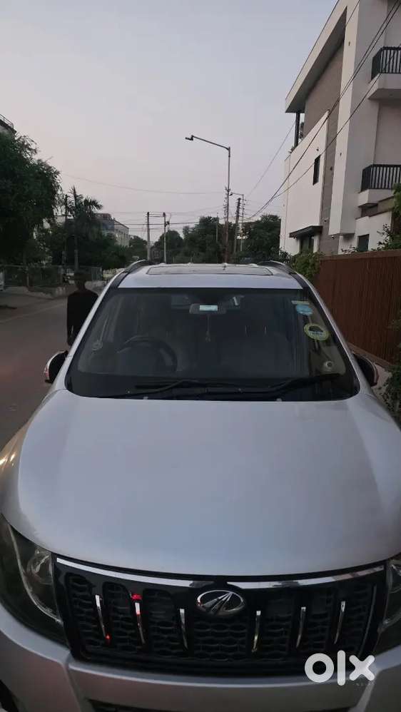 Mahindra Xuv500 W10 2015