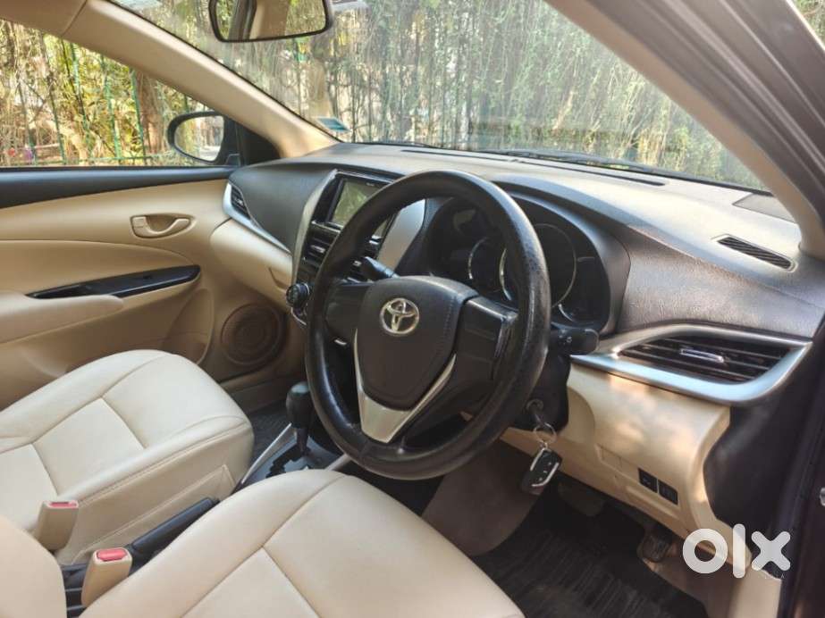 Toyota Yaris J Cvt, 2020, Petrol