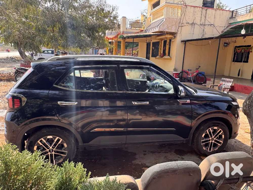 Hyundai Venue 2025 Diesel 50000 Km Driven