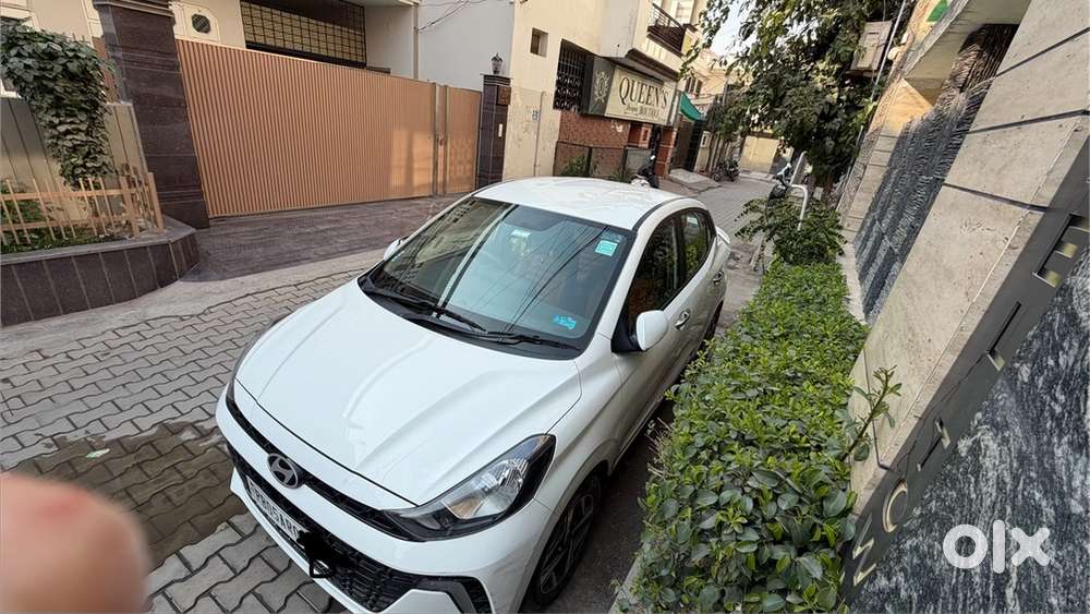 Hyundai Aura 2023 Petrol 14000 Km Driven