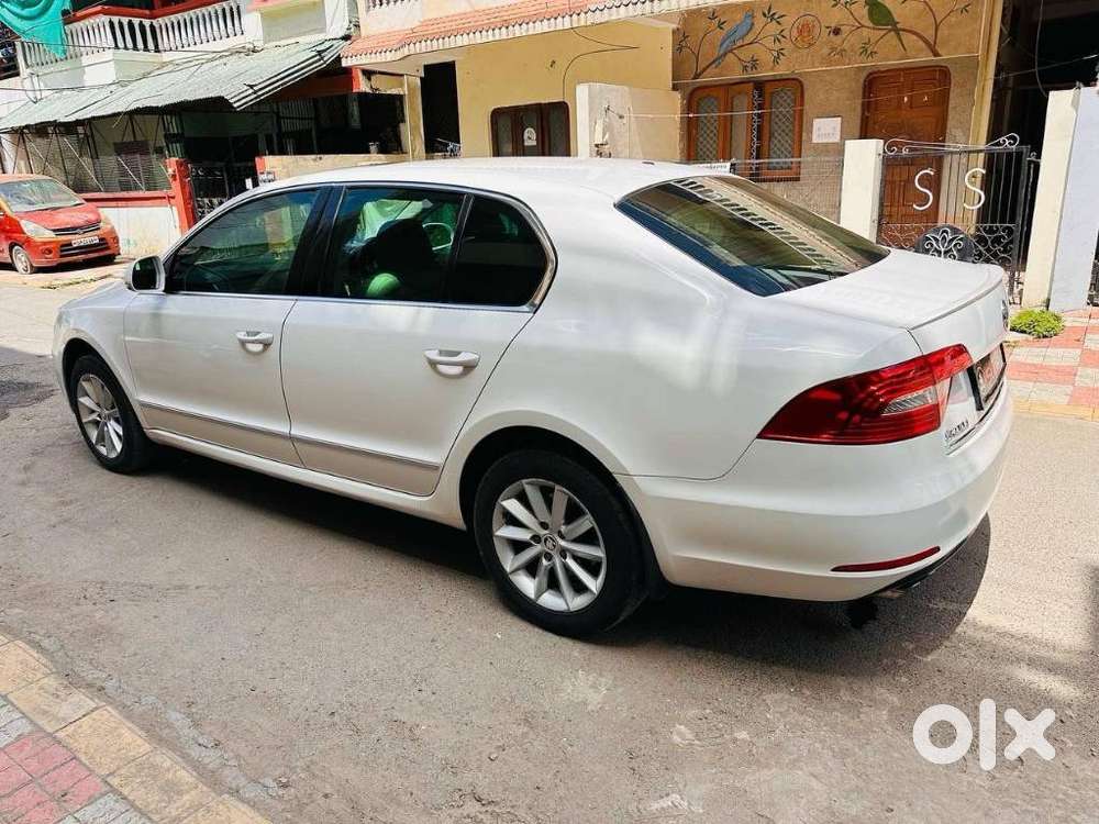 Skoda Superb 2013-2015 Elegance 2.0 Tdi Cr At, 2014, Diesel