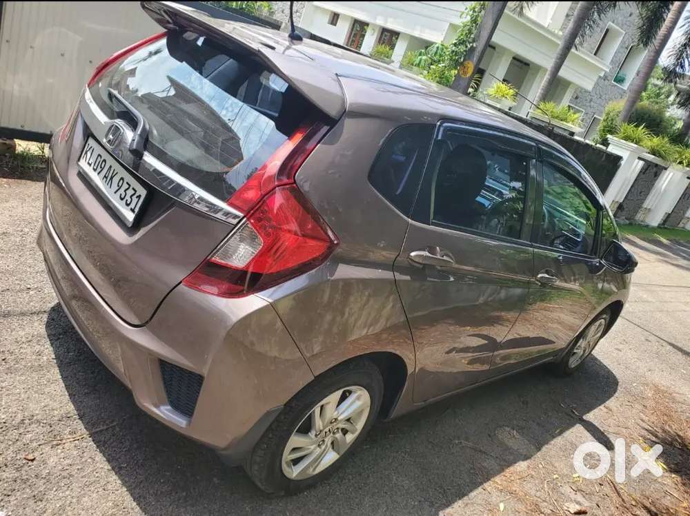 Honda Jazz 2016 Petrol 750000 Km Driven