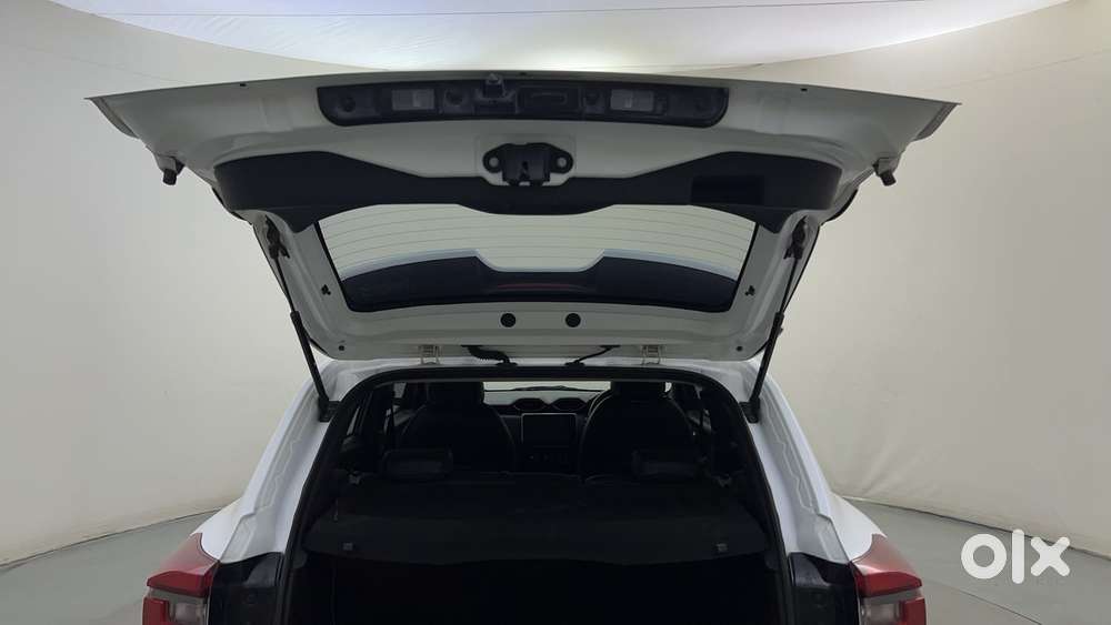 Nissan Magnite 1.0 Xv Premium, 2024, Petrol