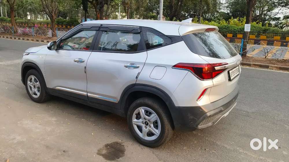 Kia Seltos Petrol 2023 Showroom Track Service
