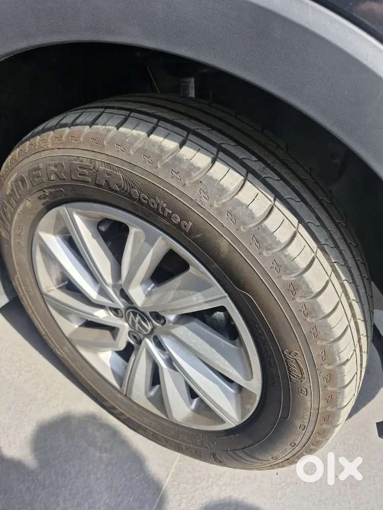 Volkswagen Taigun 2025 Petrol 4200 Km Driven