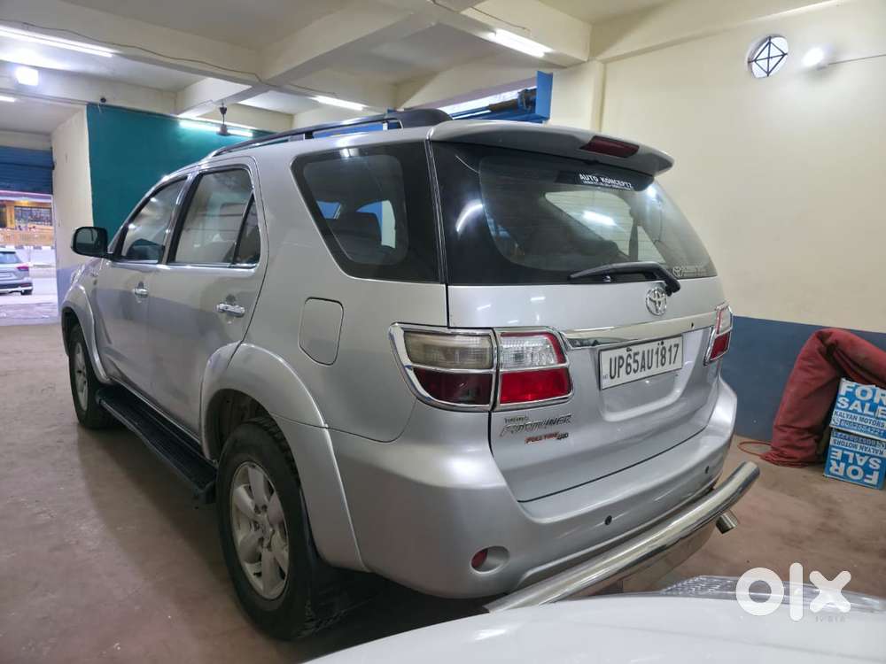 Toyota Fortuner 4x4 Manual Limited Edition, 2010, Diesel