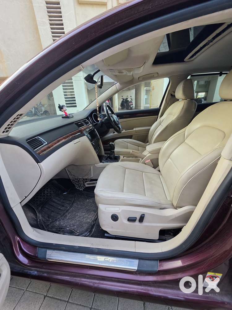Skoda Superb Petrol 2012