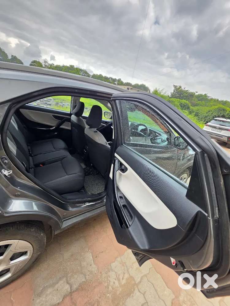 Tata Nexon 2023 Petrol
