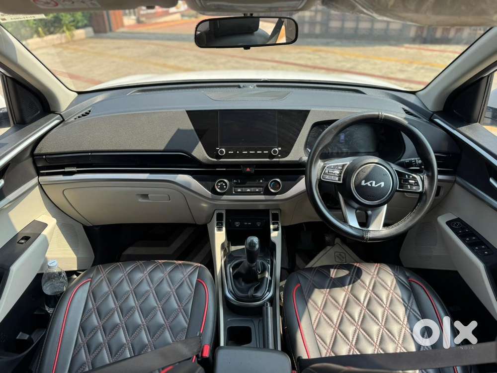 Kia Carens 1.4 Premium 7 Str, 2023, Petrol