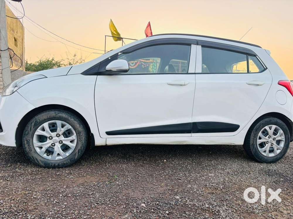 Hyundai Grand I10 2015 Diesel Well Maintained