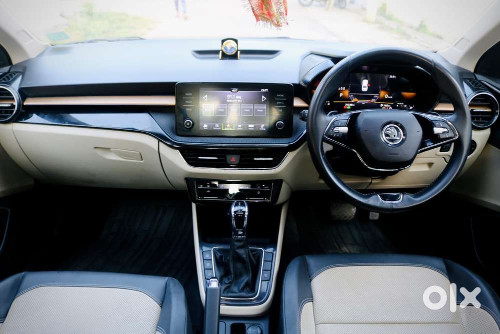 Skoda Slavia 1.0 Tsi Style At, 2023, Petrol