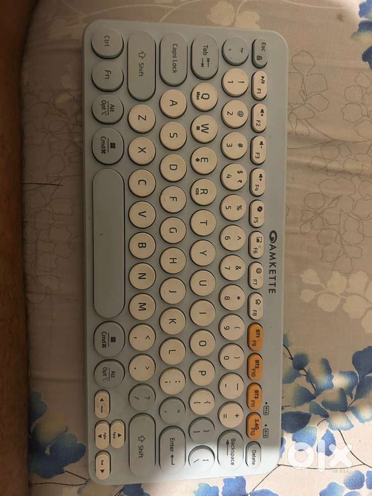 Keyboard with dual connect