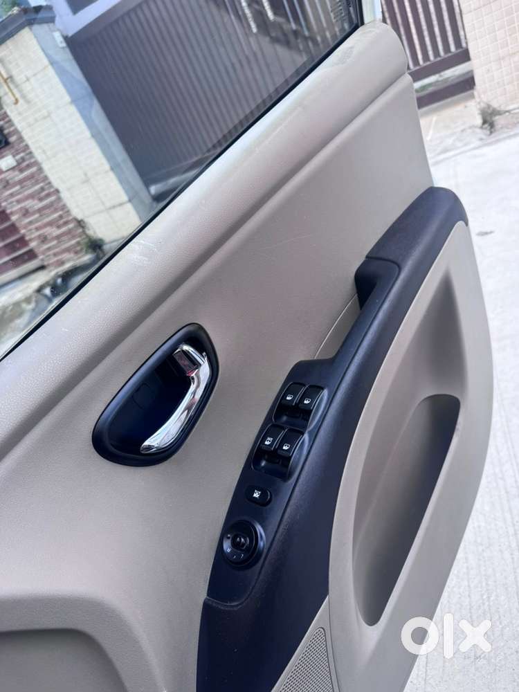 Hyundai I10 Sportz 2012