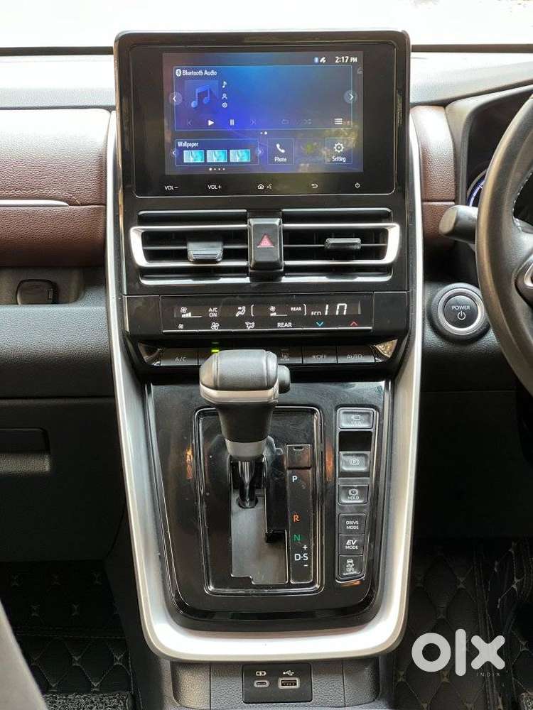 Toyota Innova Hycross 2.0 Vx Hybrid 7 Str, 2023, Petrol