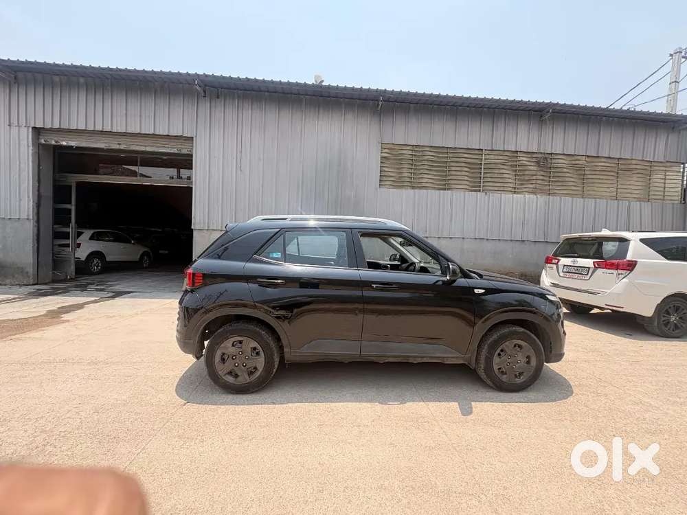 Hyundai Venue 2023 Petrol Good Condition