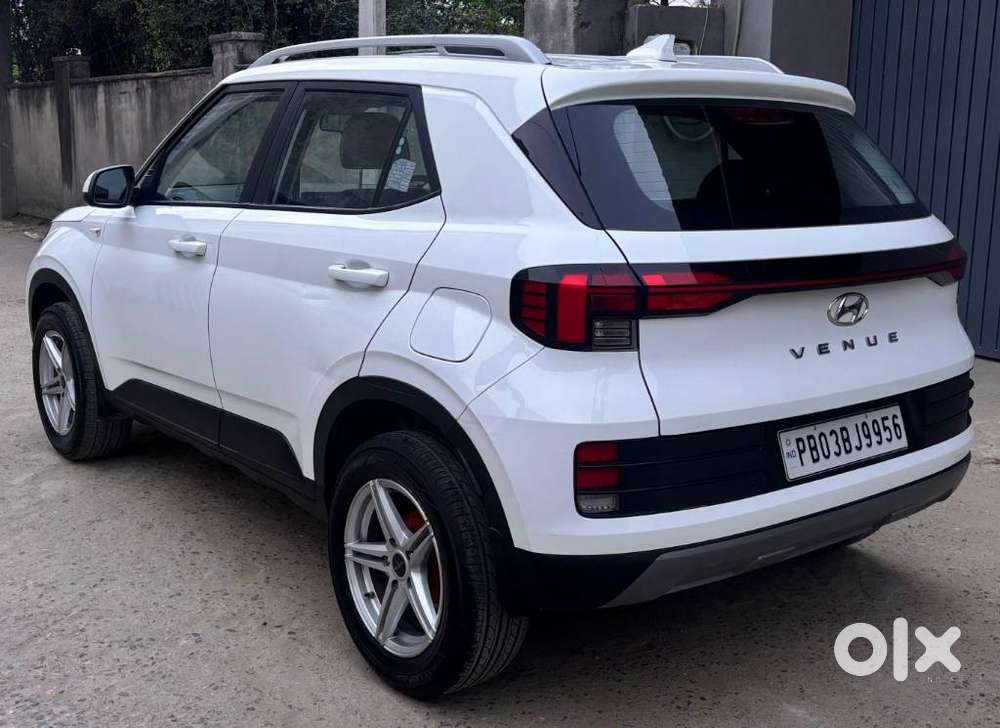 Hyundai Venue, 2022, Petrol