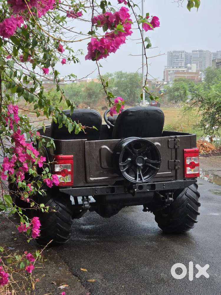 Mahindra Jeep Classic 1983