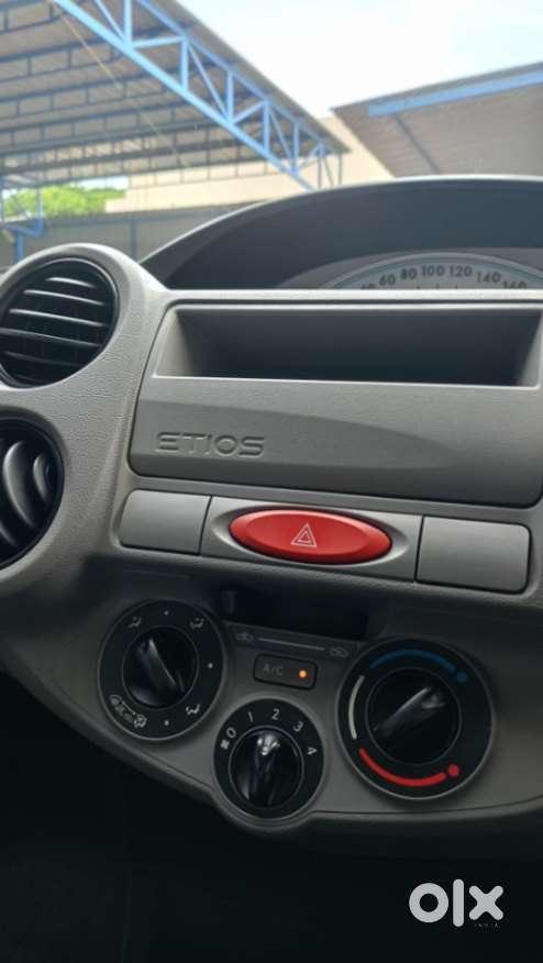 Toyota Etios Liva G, 2012, Petrol