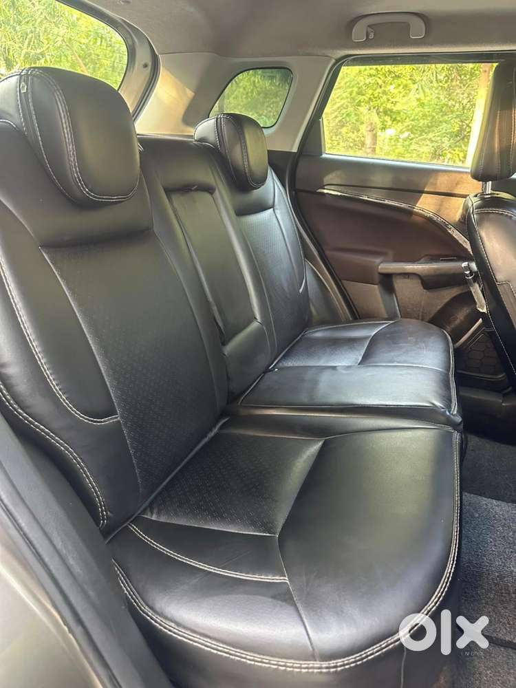 Maruti Suzuki Brezza 1.5 Zxi Smart Hybrid, 2023, Petrol