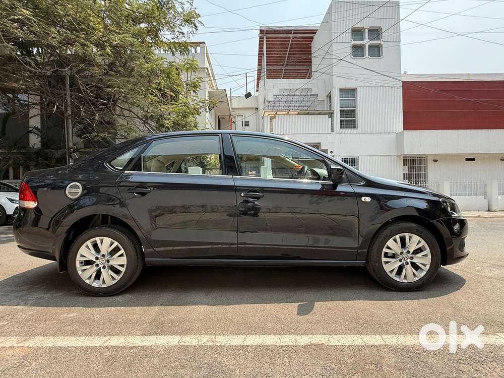 Volkswagen Vento Celeste 1.6 Highline, 2015, Petrol