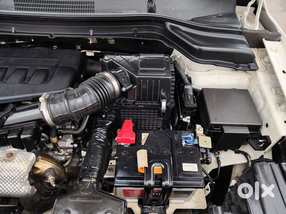 Mahindra Xuv300 1.2 W8 (o) Amt Petrol, 2023, Petrol