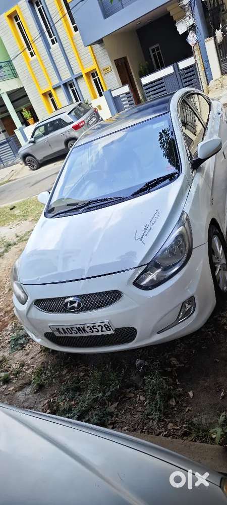Hyundai Verna 2011