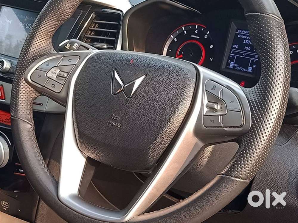 Mahindra Xuv300 W8, 2023, Petrol