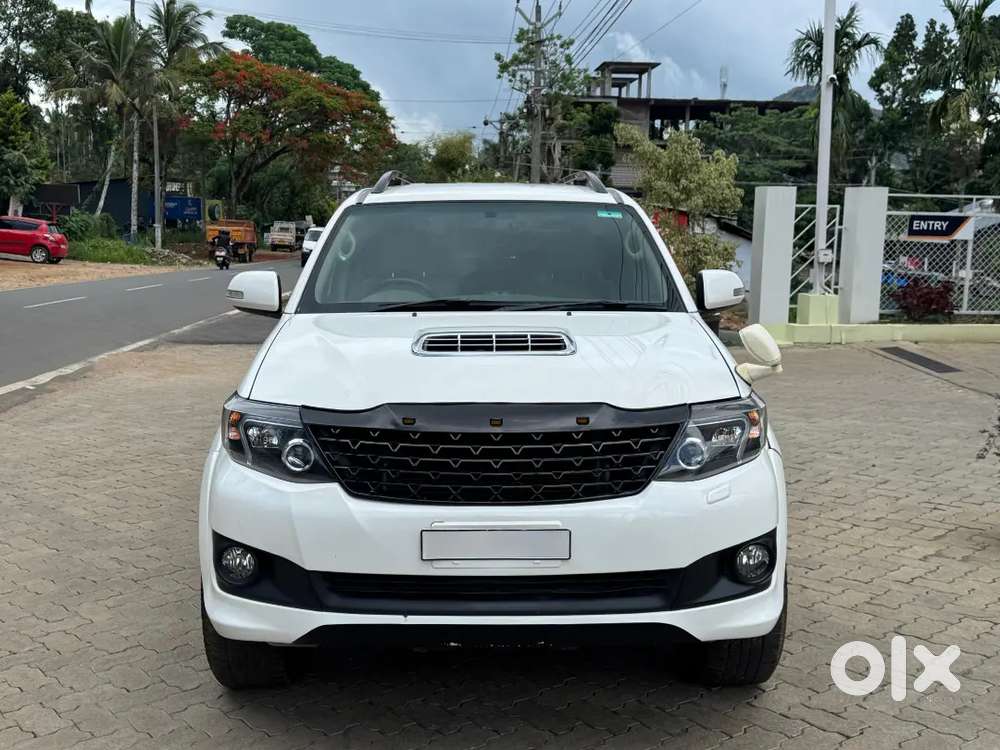 Toyota Fortuner 2012 Diesel 400000 Km Driven