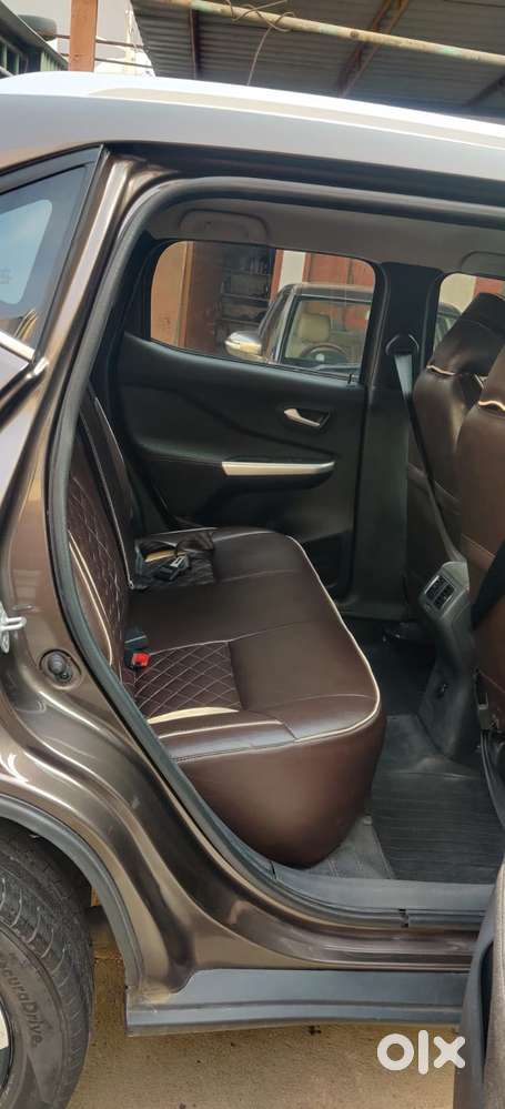 Nissan Magnite 1.0 Xv Premium, 2023, Petrol