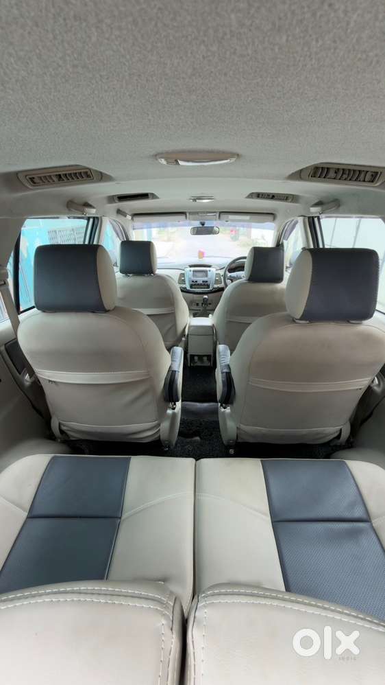 Toyota Innova 2014