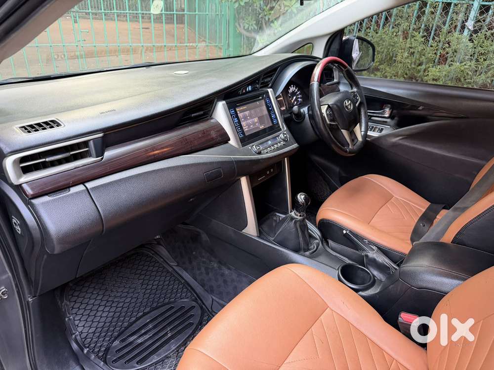 Toyota Innova Crysta 2.4 V 8 Str, 2017, Diesel