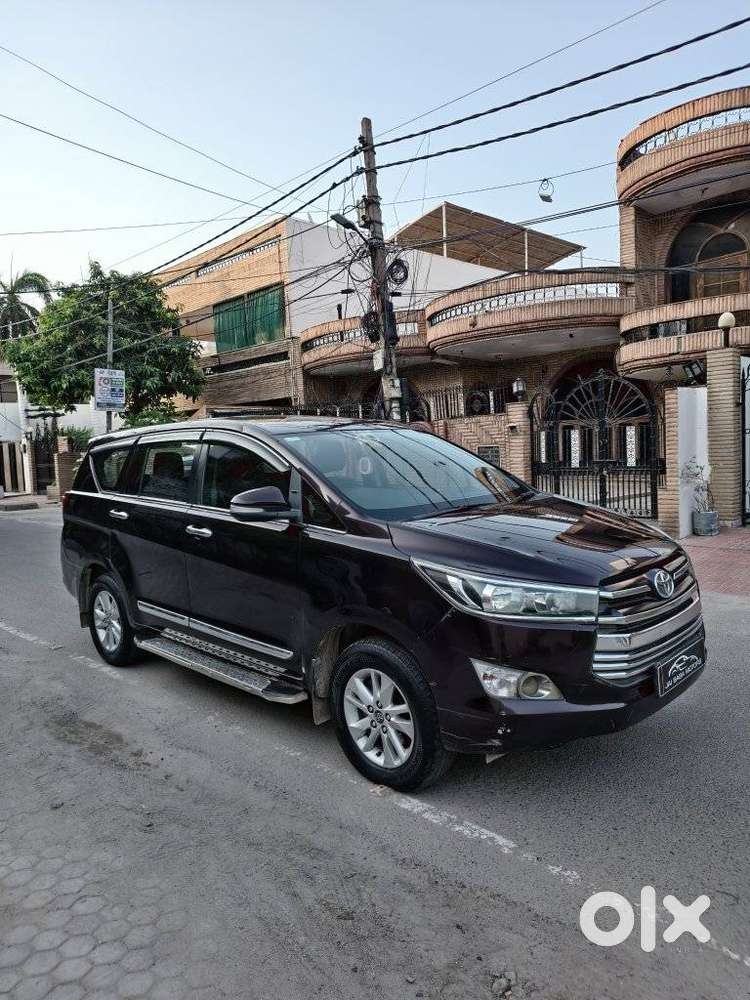 Toyota Innova Crysta 2.8 Gx At, 2017, Diesel