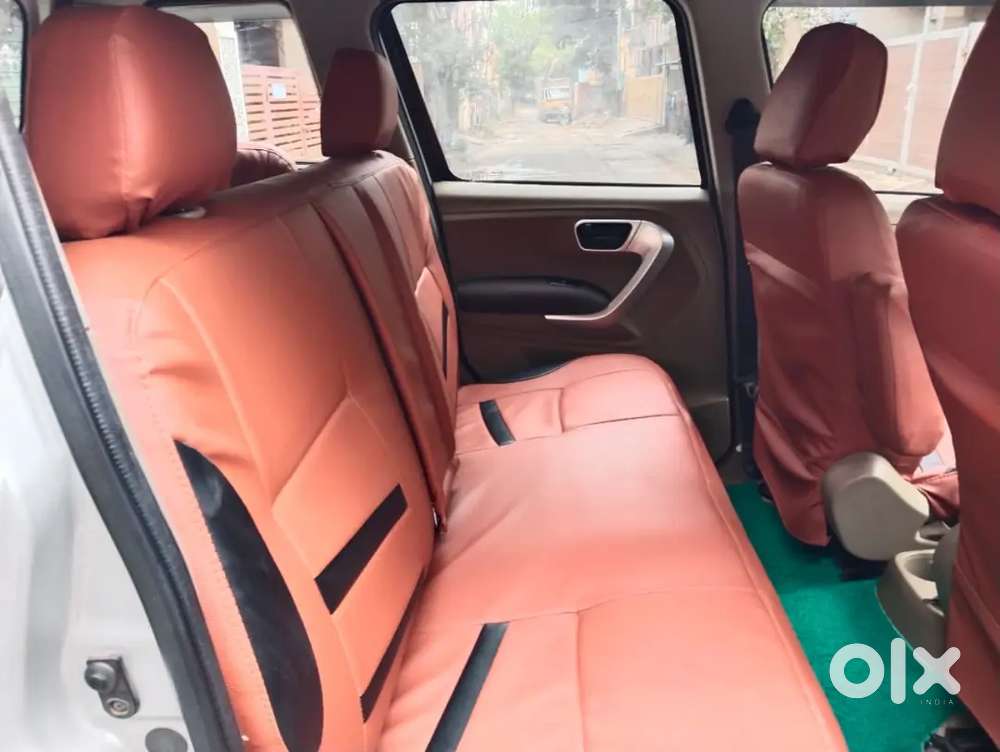 Mahindra Tuv 300 2018
