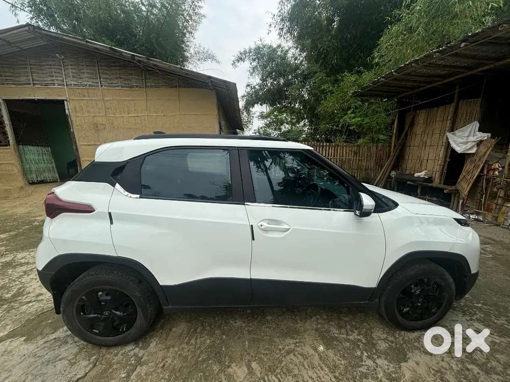 Tata Punch 2025 Petrol 27000 Km Driven. With Driver