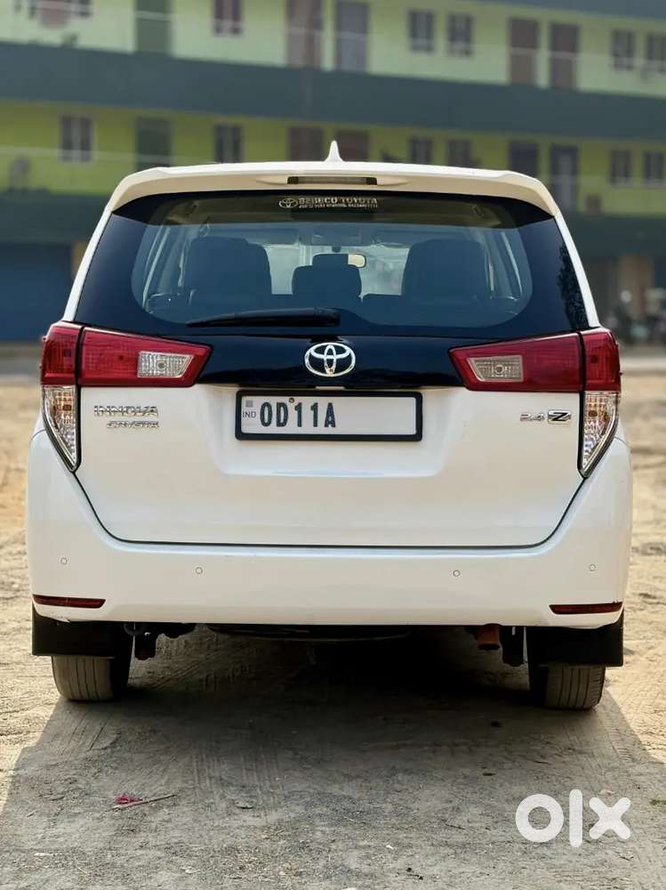Toyota Innova Crysta 2.4 Mt 2023