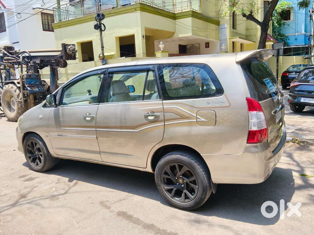 Toyota Innova 2004-2011 2.5 V Diesel 8-seater, 2010, Diesel