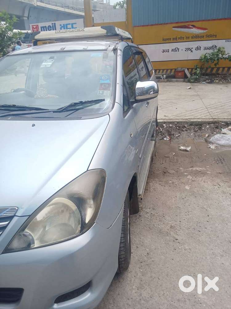 Toyota Innova 2.0 V 2010