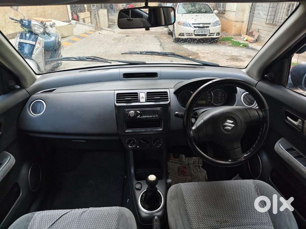 Maruti Suzuki Swift Dzire Vxi Optional, 2011, Petrol