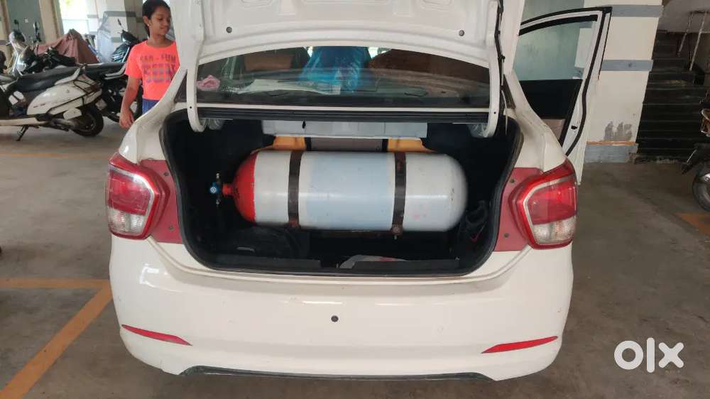 Hyundai Xcent S 1.2 Cng 2016 White Color