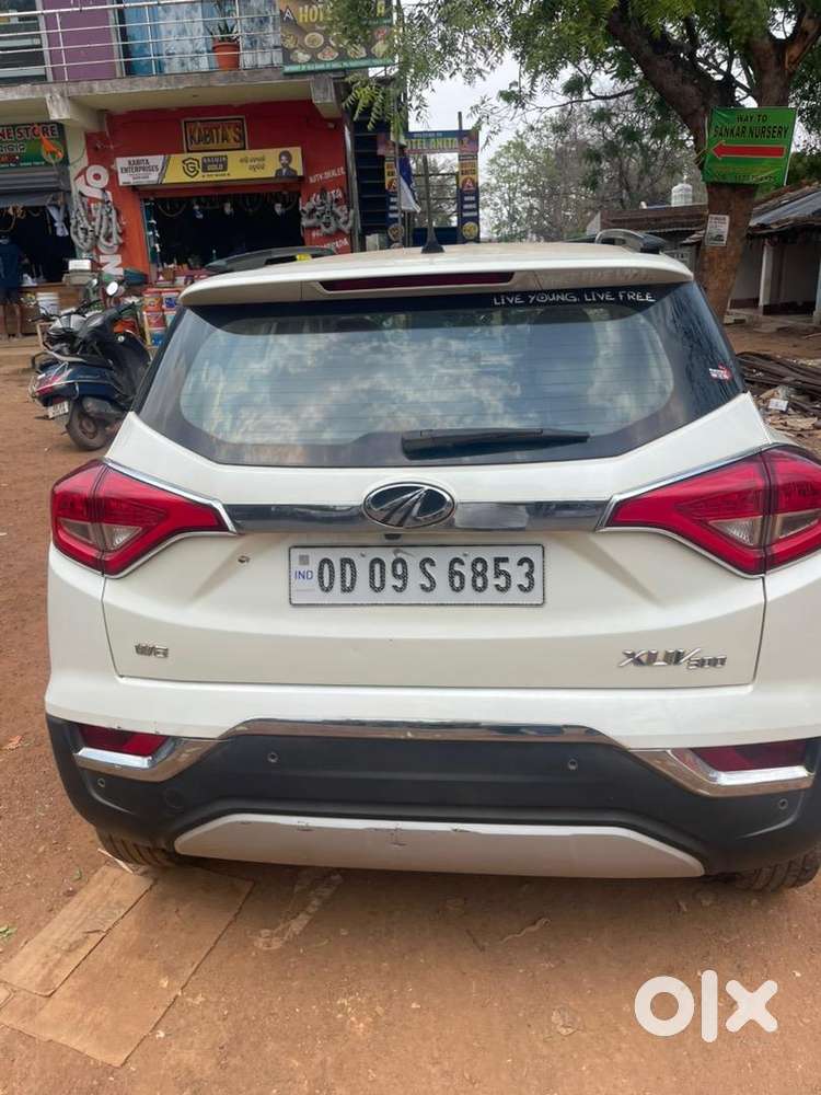 Mahindra Xuv300 2021 Petrol Well Maintained