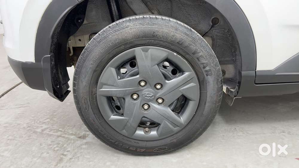 Hyundai Venue 1.2 S (o), 2023, Petrol