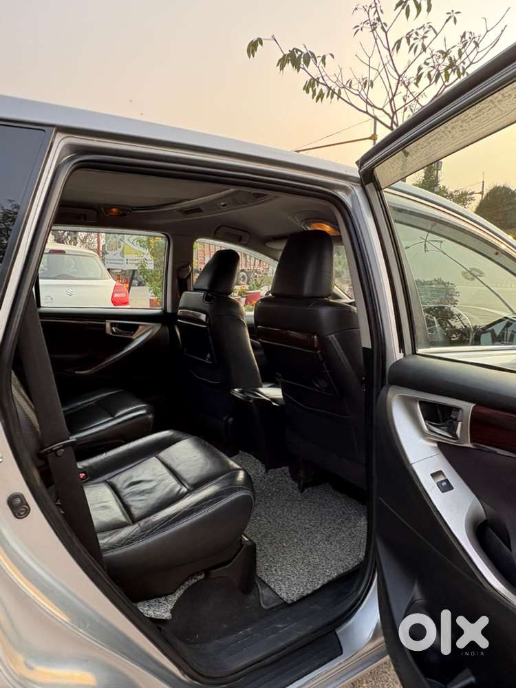 Toyota Innova Crysta 2016 Diesel Well Maintained