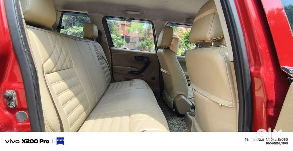 Mahindra Tuv 300 T4 Plus, 2016, Diesel