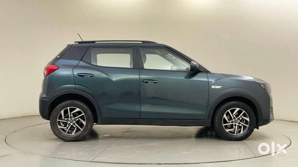 Mahindra Xuv300 W6 Amt Diesel, 2023, Diesel