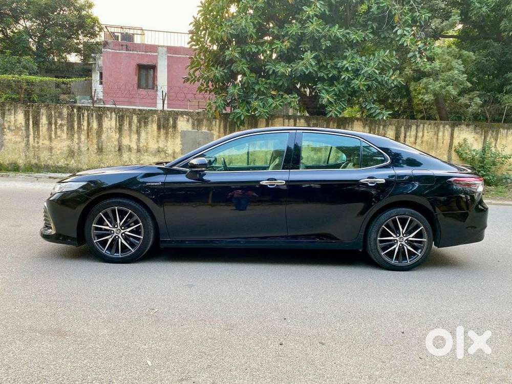 Toyota Camry [2019-ongoing] 2.5 Hybrid, 2022, Cng & Hybrids